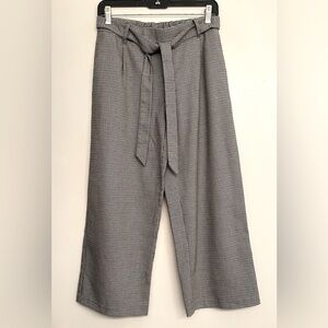 Zara Wide Leg Cropped High Waisted Trousers Business Casual size S